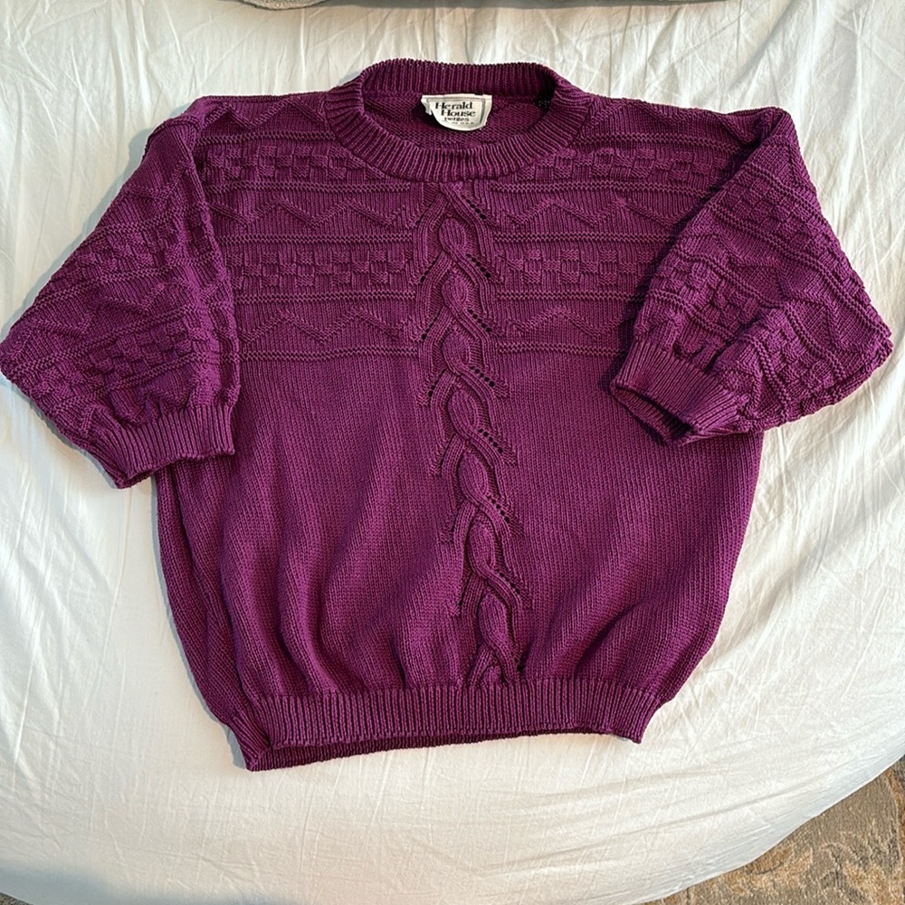Vintage Herald House Petites Made in USA. Knitted short sleeve top.